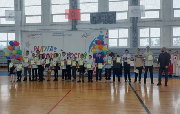 Чествование лучших спортсменов адаптивного спорта.